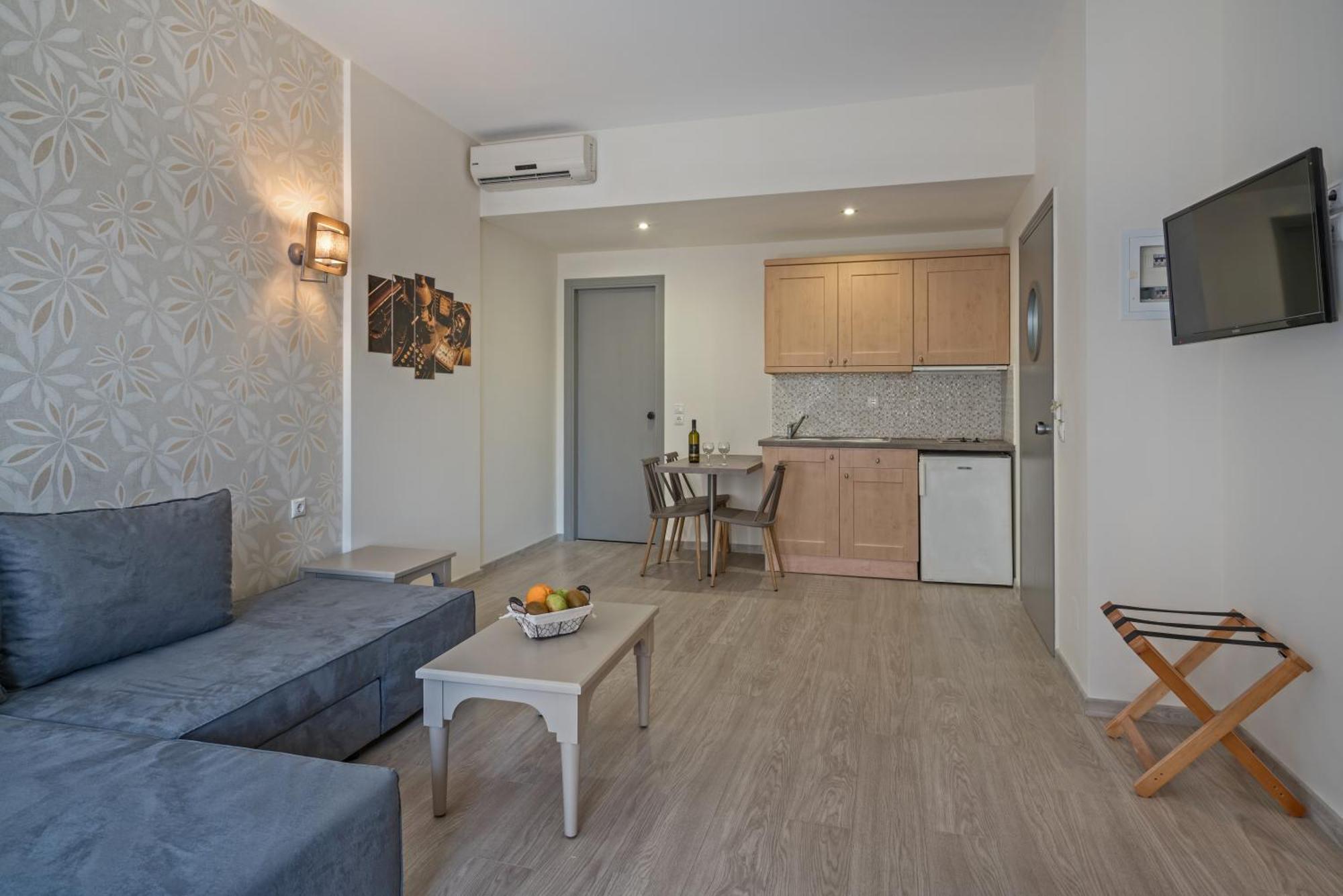 Lefkoniko Beach & Icarus Suite Apts Ретимно Экстерьер фото