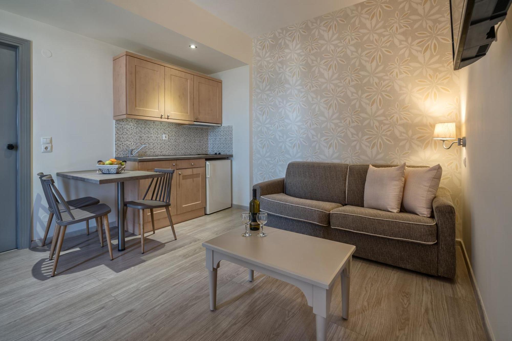 Lefkoniko Beach & Icarus Suite Apts Ретимно Экстерьер фото