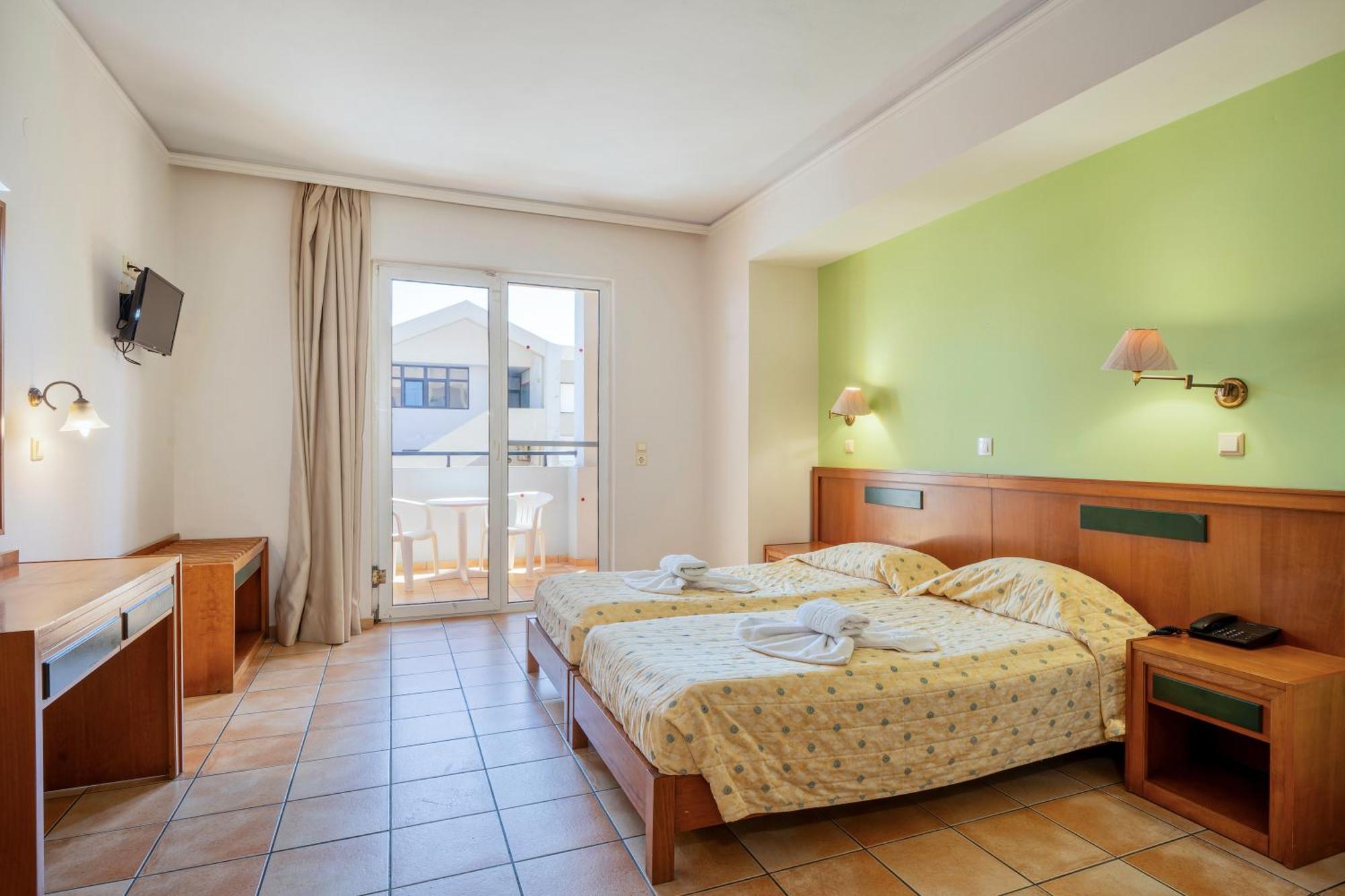 Lefkoniko Beach & Icarus Suite Apts Ретимно Экстерьер фото